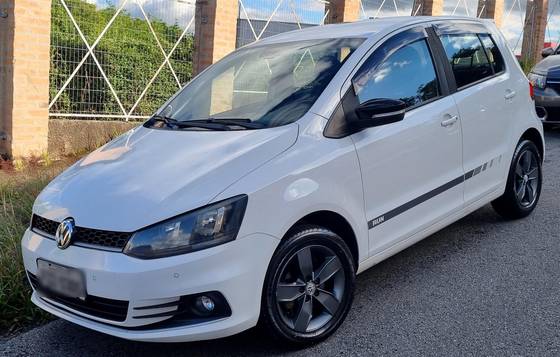 VOLKSWAGEN FOX 1.6 MSI RUN 8V FLEX 4P MANUAL VOLKSWAGEN FOX 1.6 MSI RUN 8V FLEX 4P MANUAL